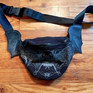 Kreepsville bat Fanny/crossbody